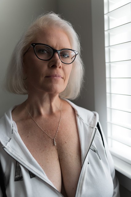 david duranceau recommends mature women downblouse pic