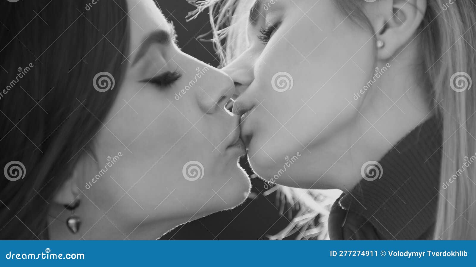 beril kutlu recommends lesbians sensually kissing pic