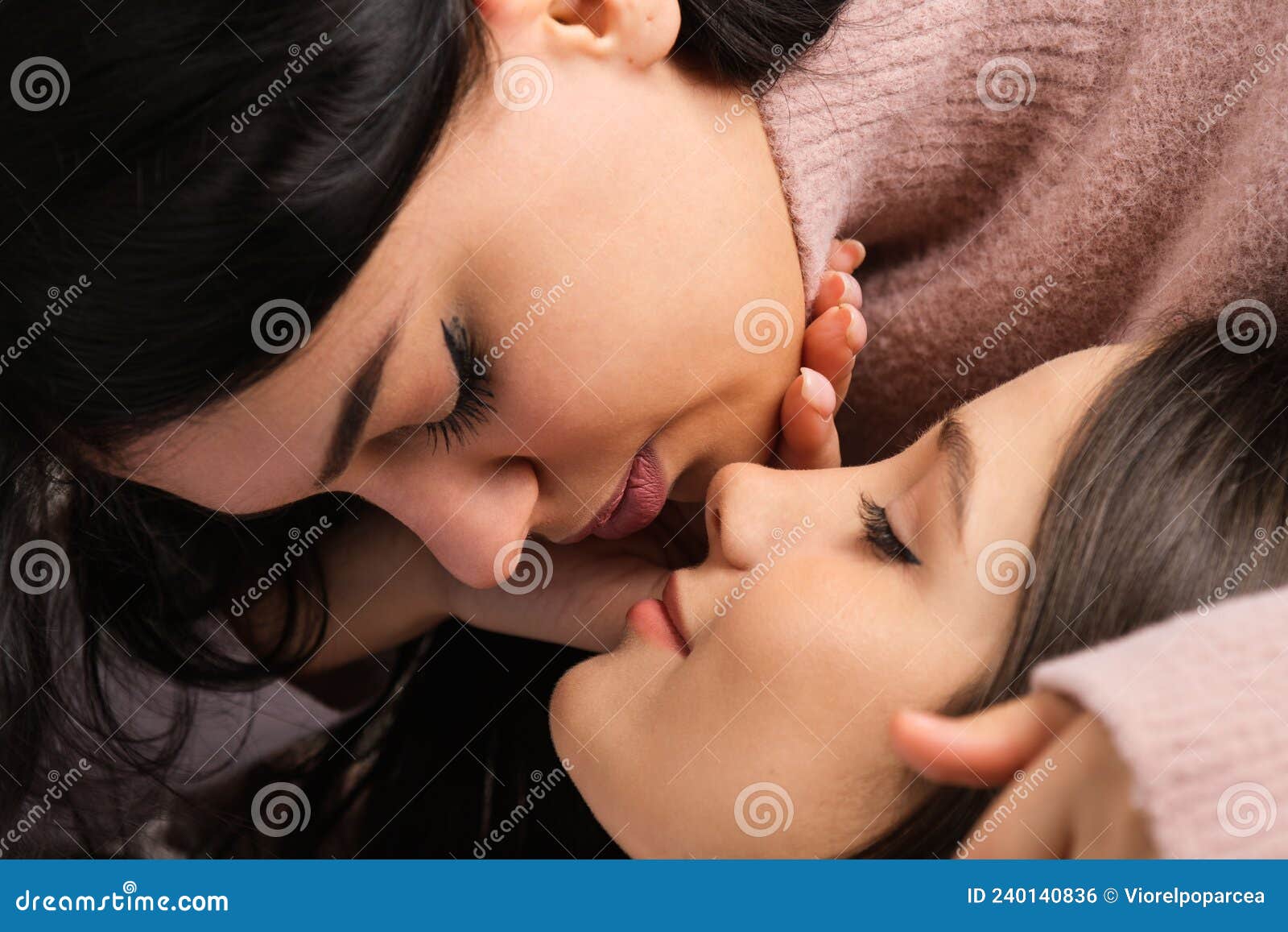 barry gahagan add lesbians sensually kissing photo