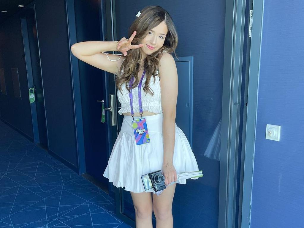 Best of Pokimane upskirt