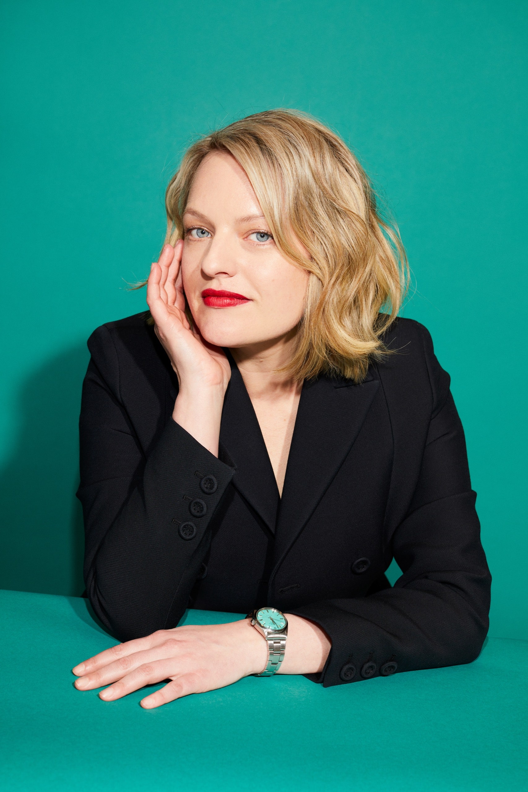 ashraf hamzah recommends elisabeth moss hot pic