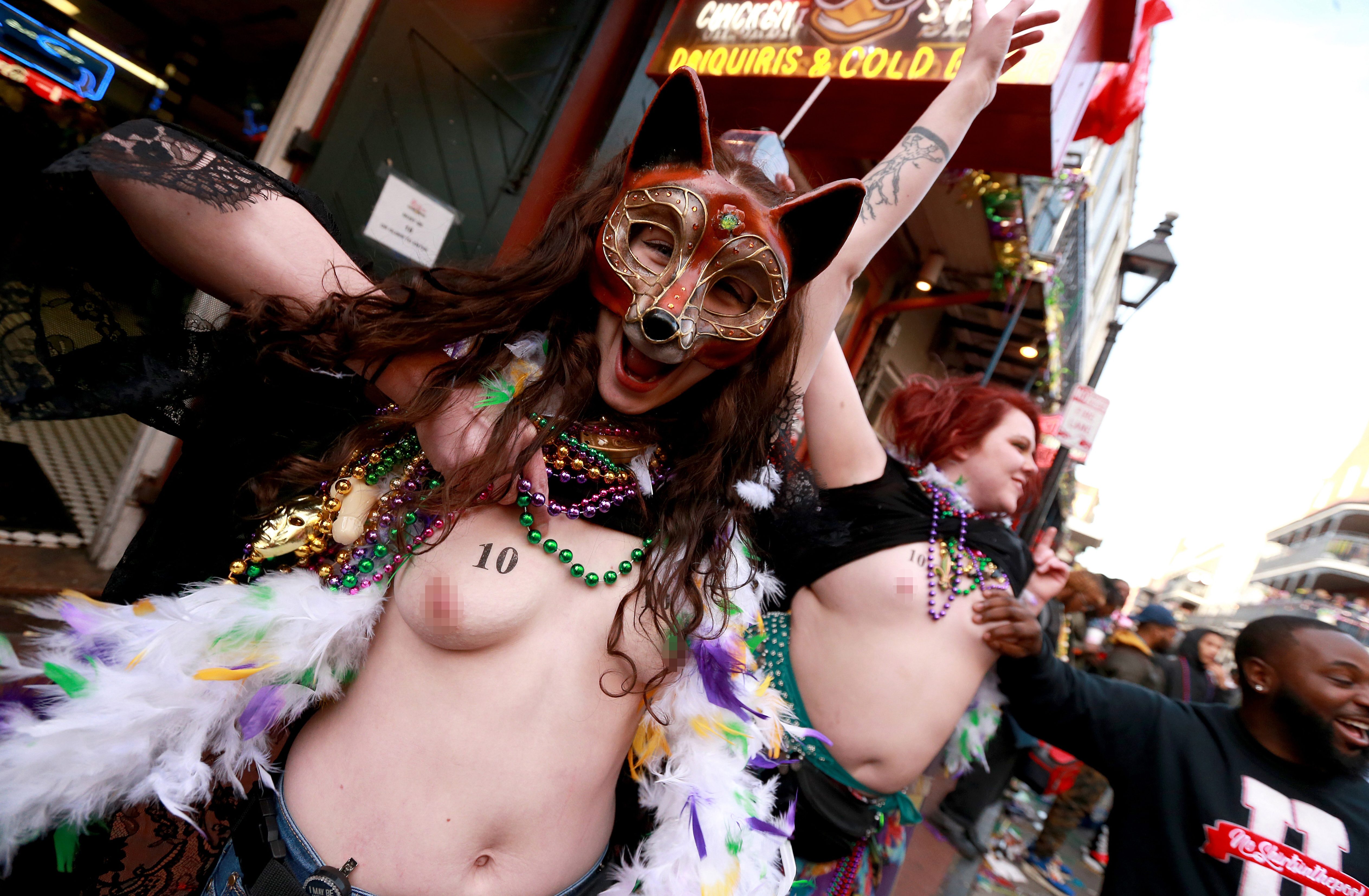 dickson wan recommends flashing tits mardi gras pic