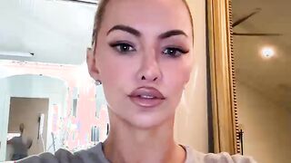 brian oxenham recommends lindsey pelas cam pic