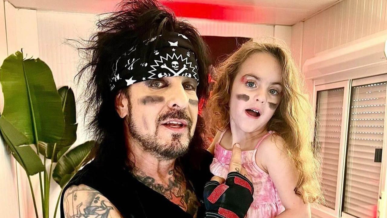 craig engerman recommends nikki sixx porn pic