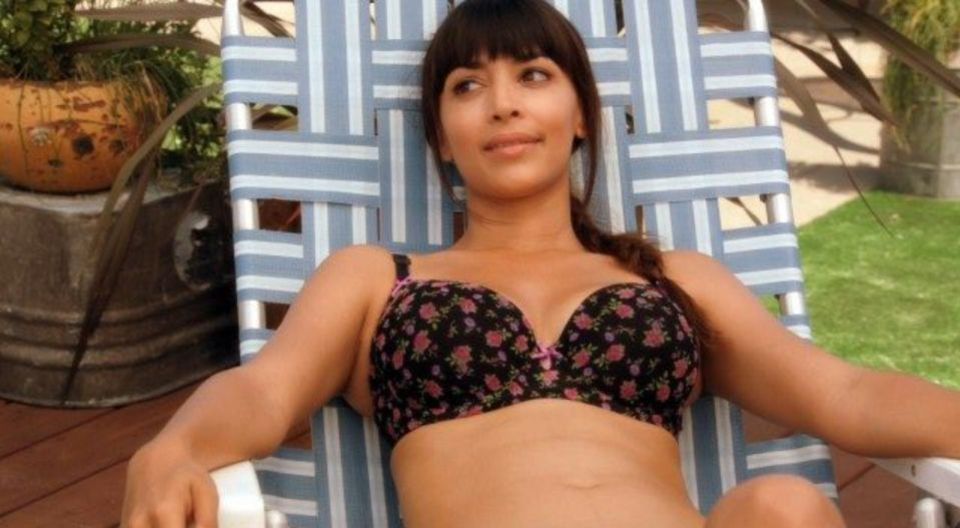 dominic roda recommends hannah simone in bikini pic