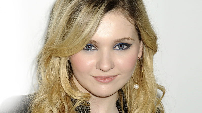 beng ghee recommends abigail breslin naked pic