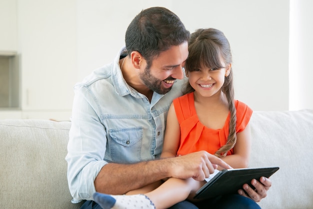 bert holloway add photo daughter sits on dads lap