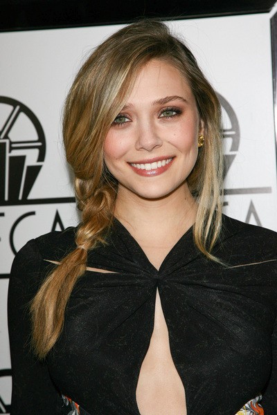 cam watts recommends elizabeth olsen huge boobs pic