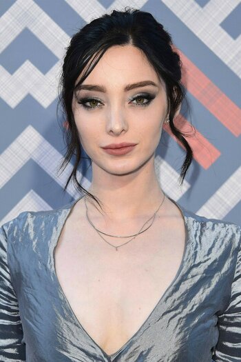 audrone rimkute recommends Emma Dumont Leaked