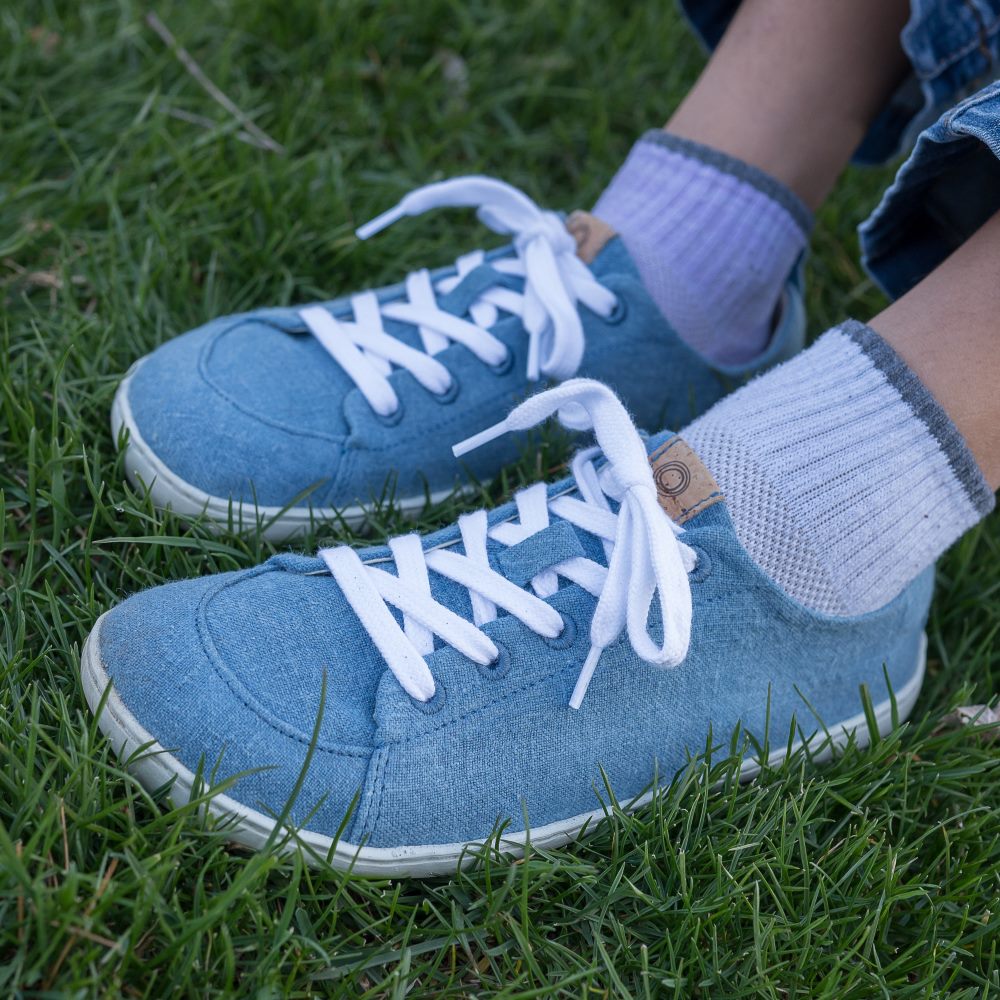 debbie stlouis share indigo white feet photos