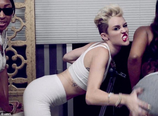 casey laycox recommends Miley Cyrus Bj Video