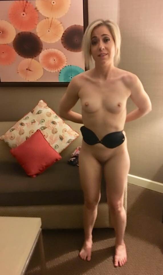 wife nude modeling