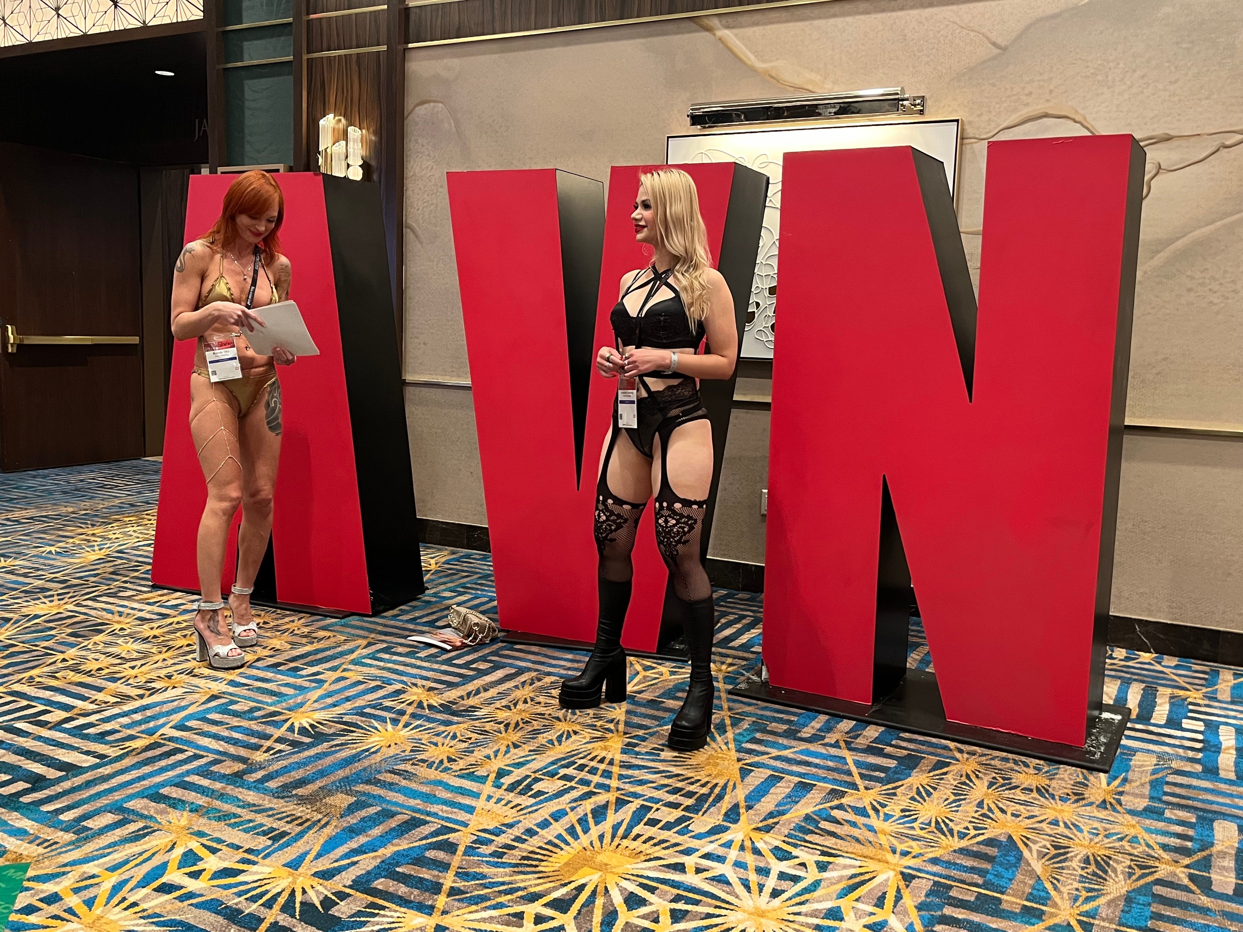 chris bartee recommends porn conference las vegas pic