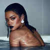 Rihanna Hot Pictures butt plays